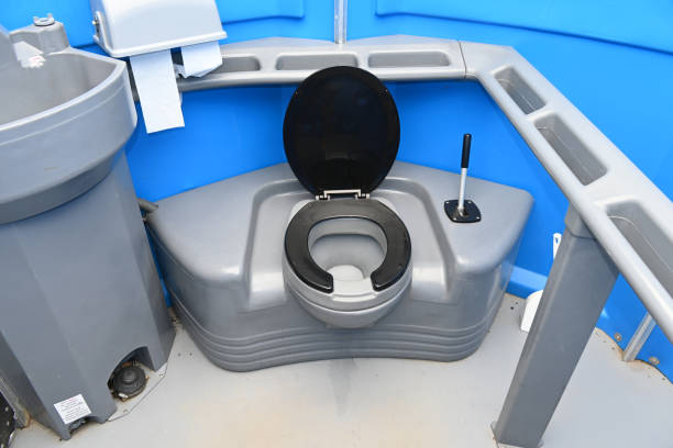Portable Toilet Options We Offer in Oakwood Hills, IL